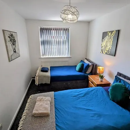Hs Uk Homes Beautiful 2 Bed In Bradford (West Yorkshire)